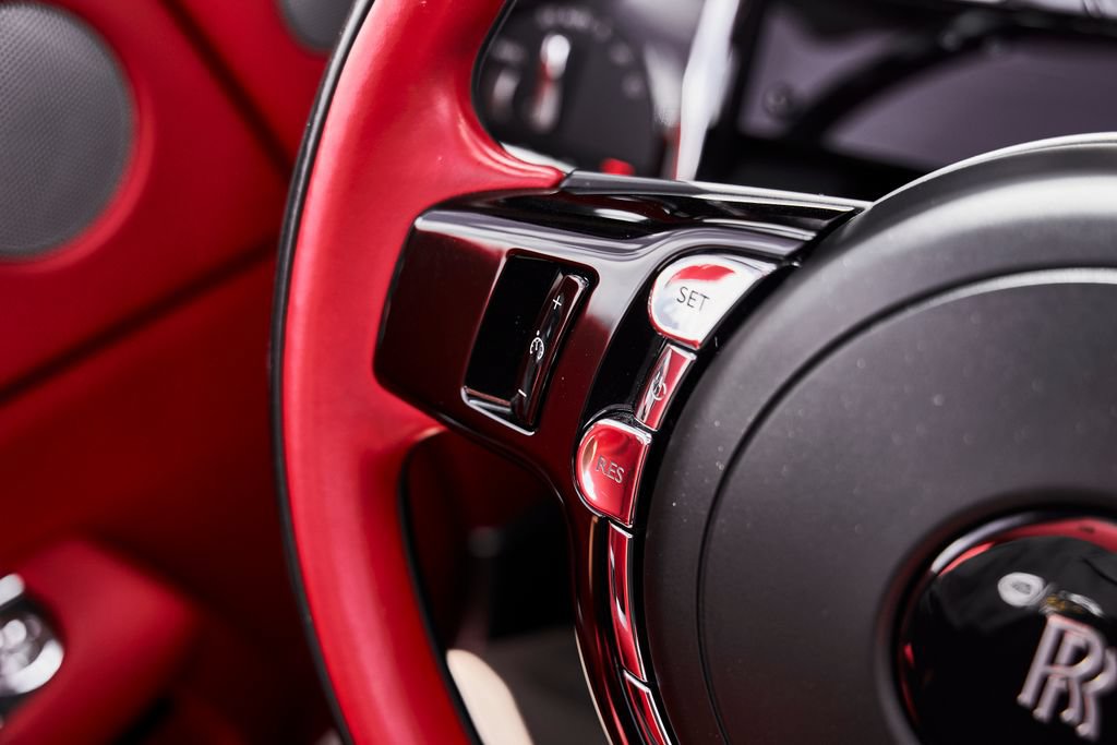 Used 2018 Rolls-Royce Dawn RWD image 51