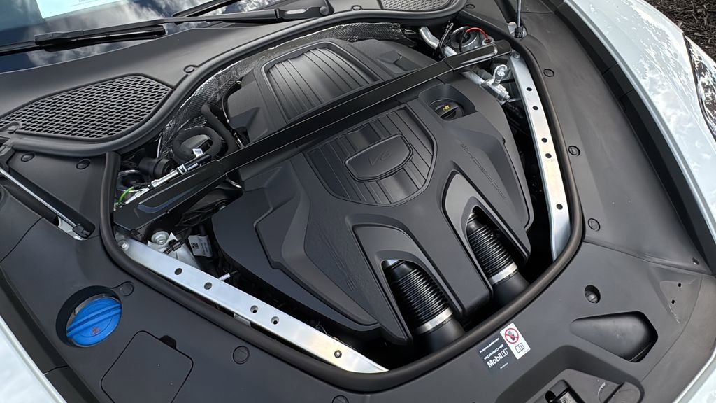 Certified 2025 Porsche Panamera image 19