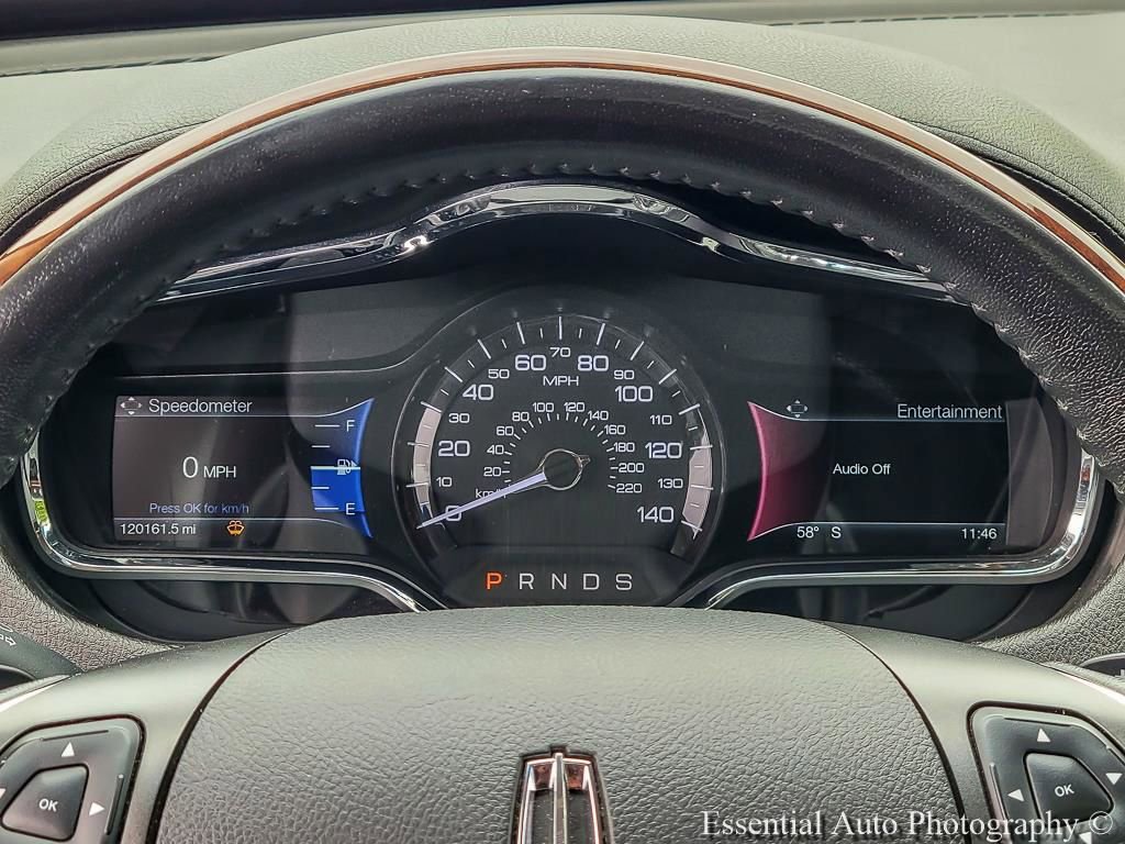 Used 2018 Lincoln MKT AWD image 16