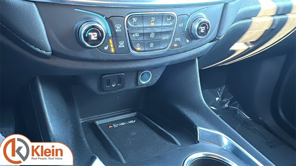 Used 2023 Chevrolet Traverse LT image 24