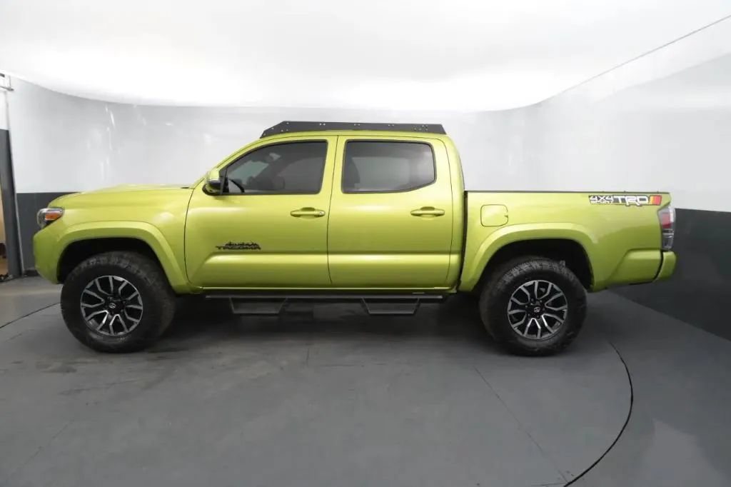 Used 2023 Toyota Tacoma TRD Sport w/ TRD Premium Sport Package AWD/4WD image 2