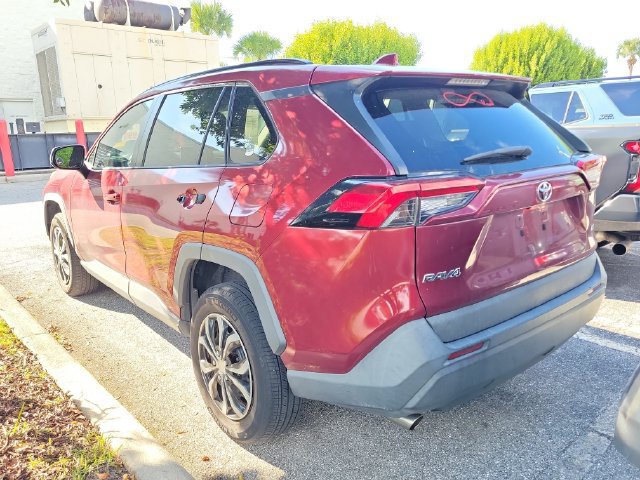 Used 2019 Toyota RAV4 LE FWD image 4