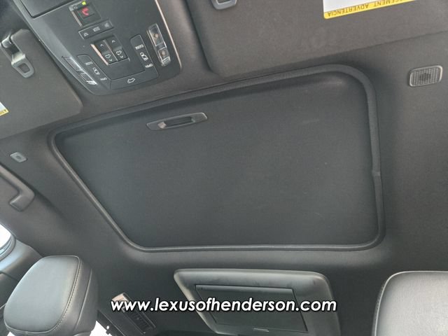 Used 2025 Toyota Sienna XLE Woodland Edition AWD/4WD image 11
