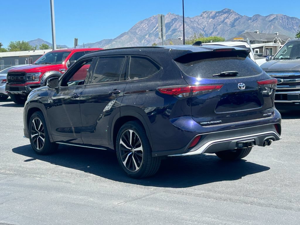 Used 2022 Toyota Highlander XSE AWD/4WD image 7