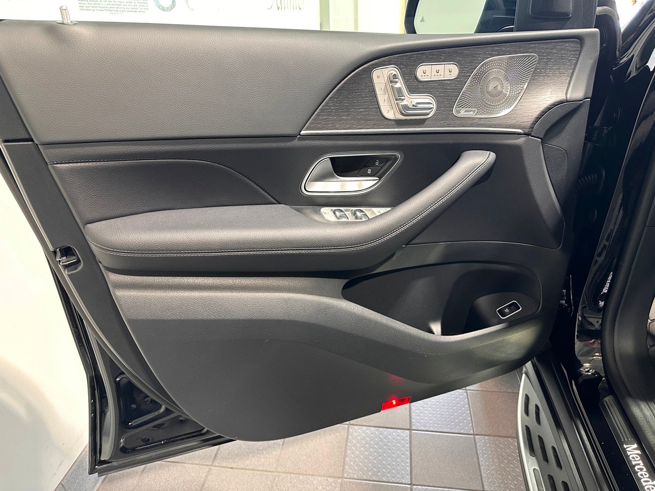 Used 2026 Mercedes-Benz GLS 450 4MATIC image 8