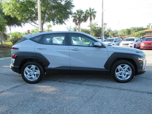 Used 2026 Hyundai Kona SE FWD image 2