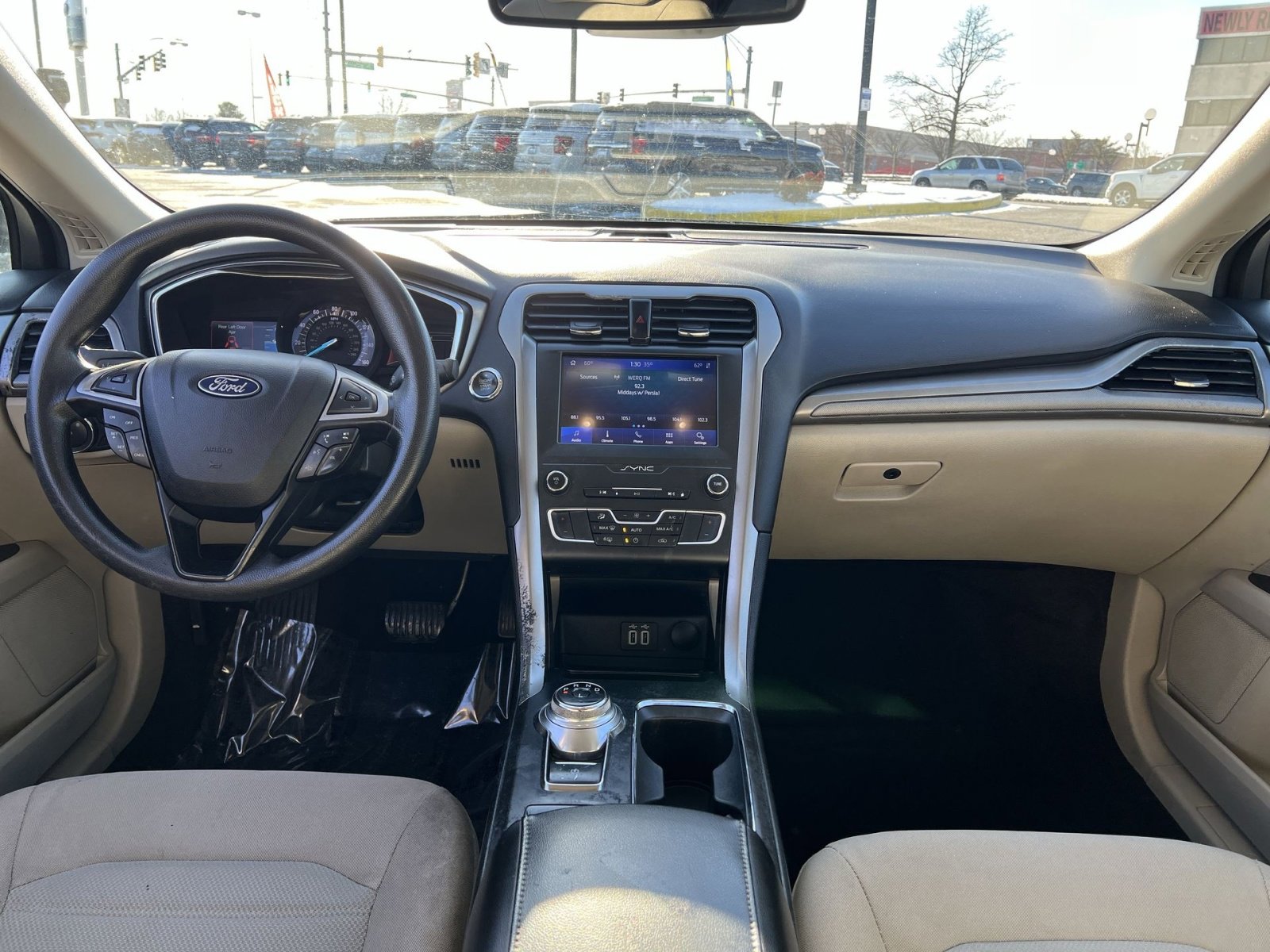 Used 2020 Ford Fusion SE image 22