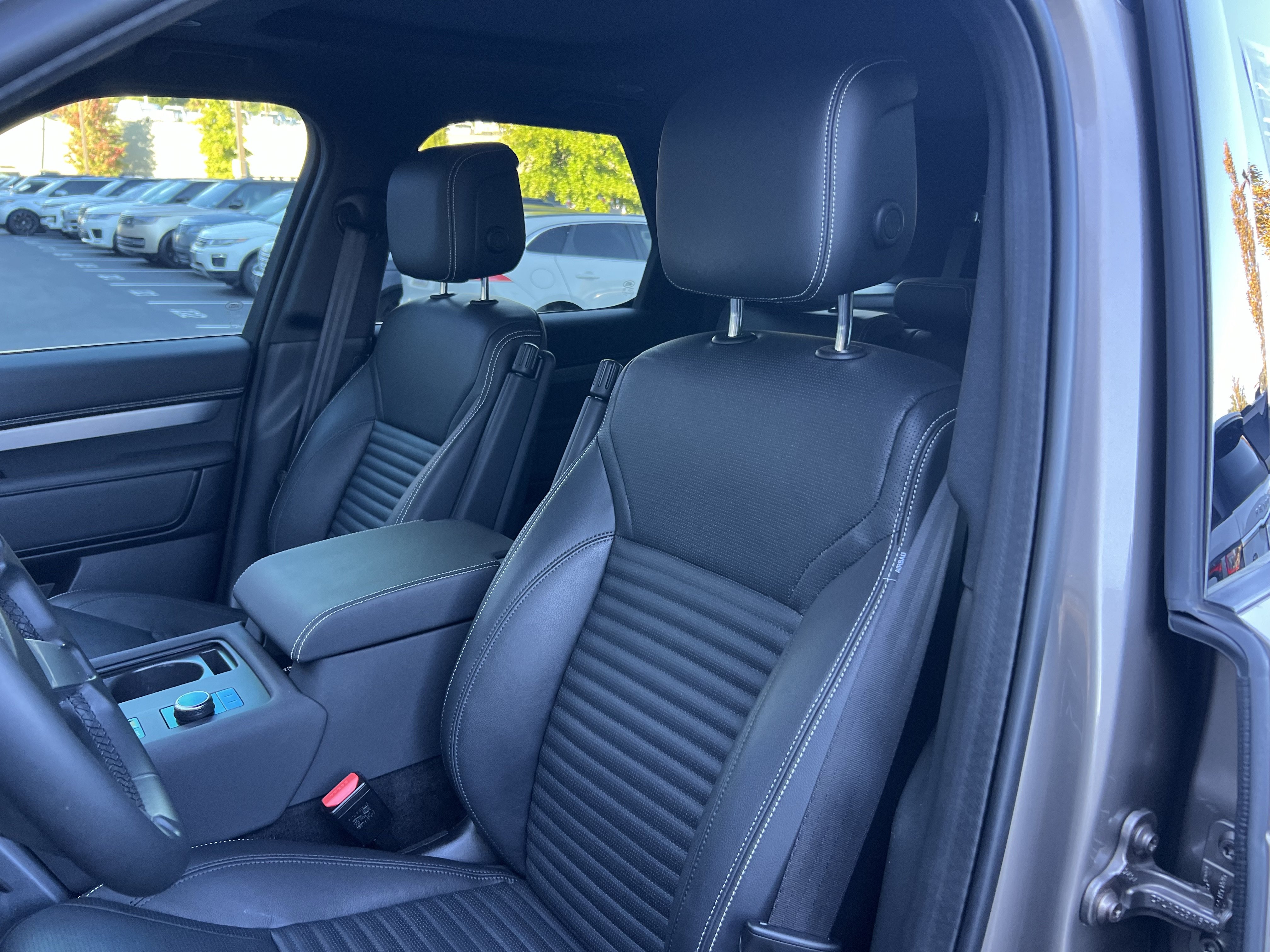 Certified 2025 Land Rover Discovery Dynamic SE AWD/4WD image 16