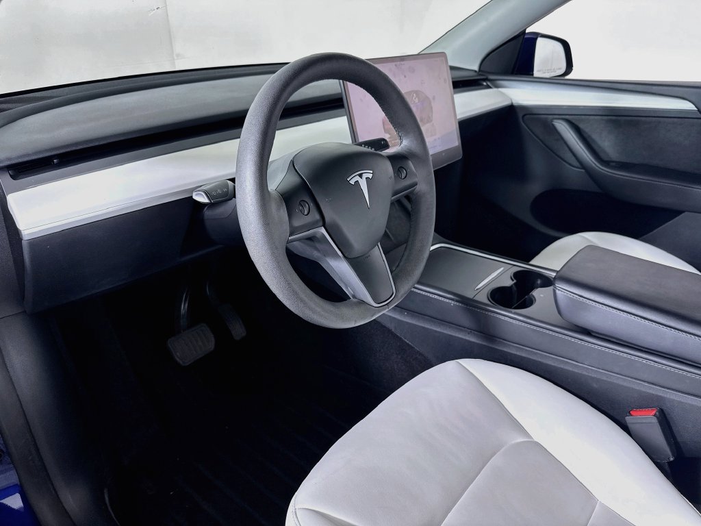Used 2023 Tesla Model Y Long Range AWD/4WD image 9