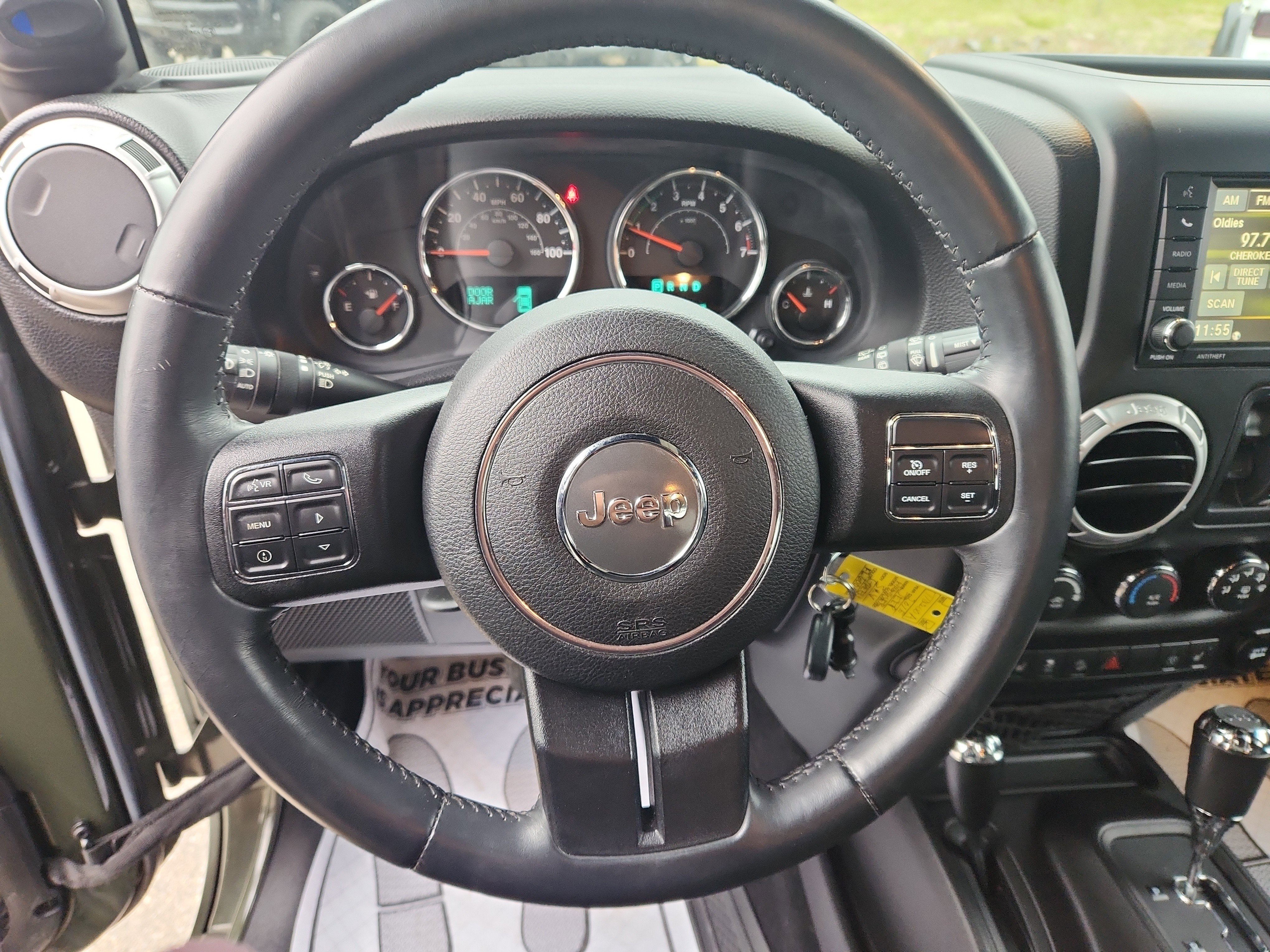 Used 2015 Jeep Wrangler Unlimited Rubicon w/ Connectivity Group image 24