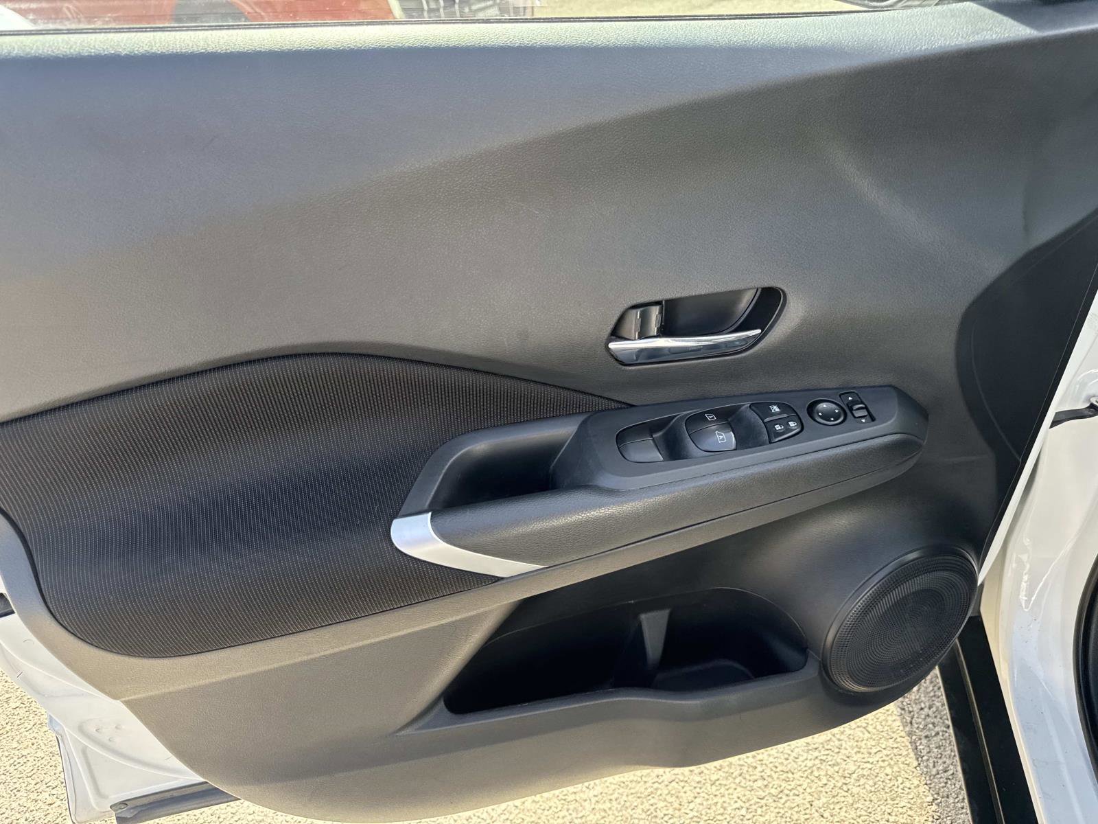 Used 2023 Nissan Kicks SV image 13