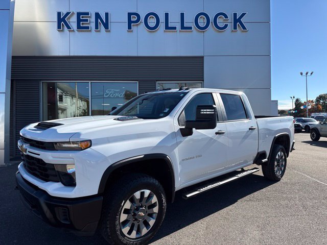 Used 2024 Chevrolet Silverado 2500 Custom w/ Custom Value Package AWD/4WD image 2