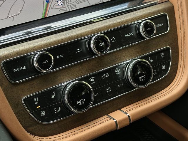 New 2024 Bentley Bentayga image 23