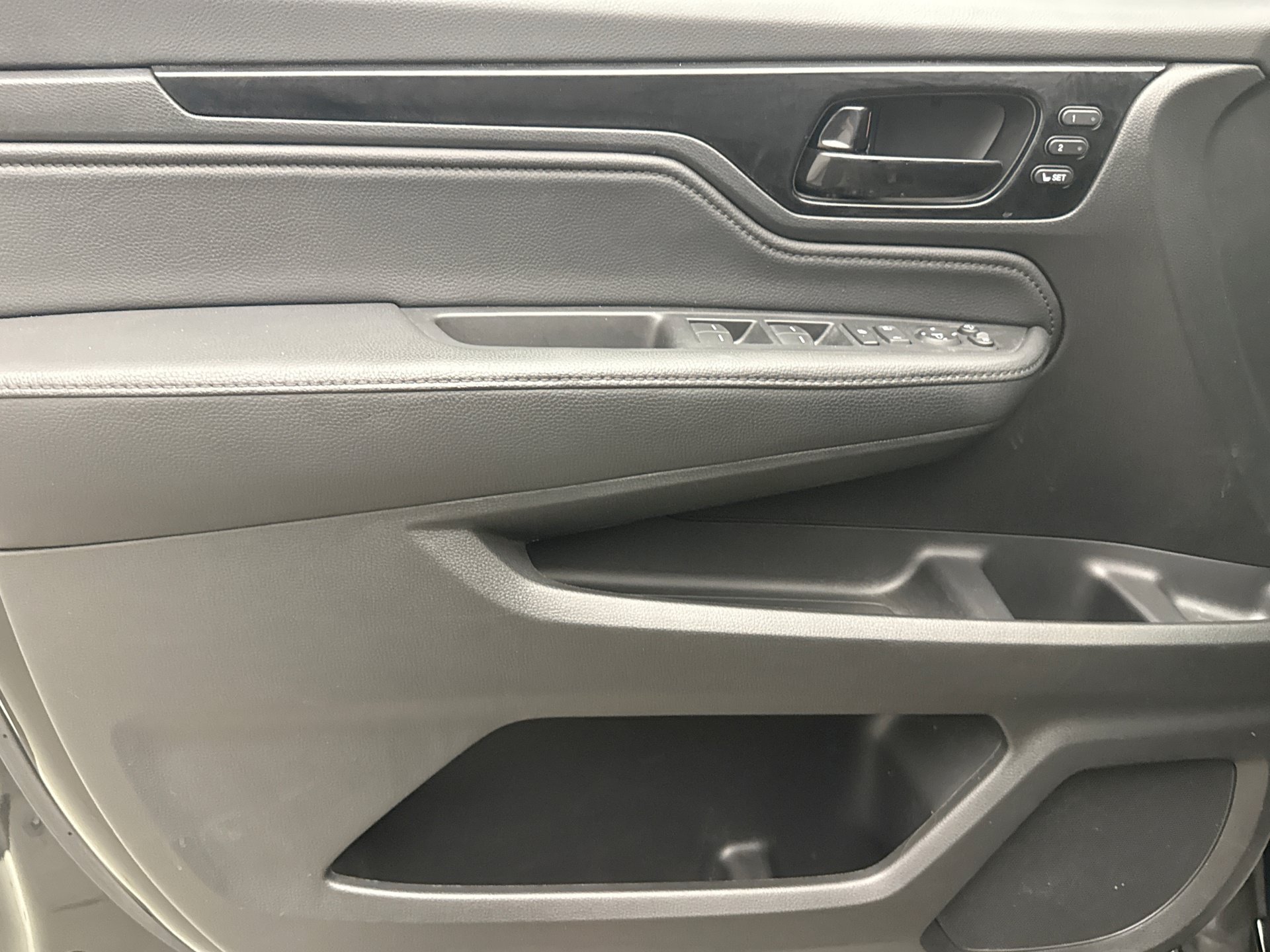 Used 2024 Honda Odyssey Elite image 9