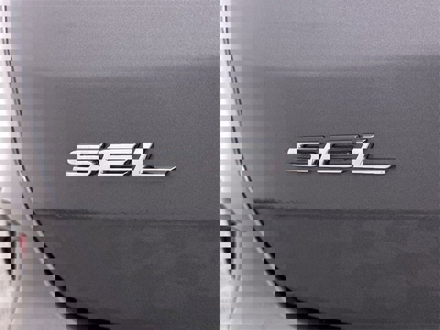 Used 2022 Ford Edge SEL image 33