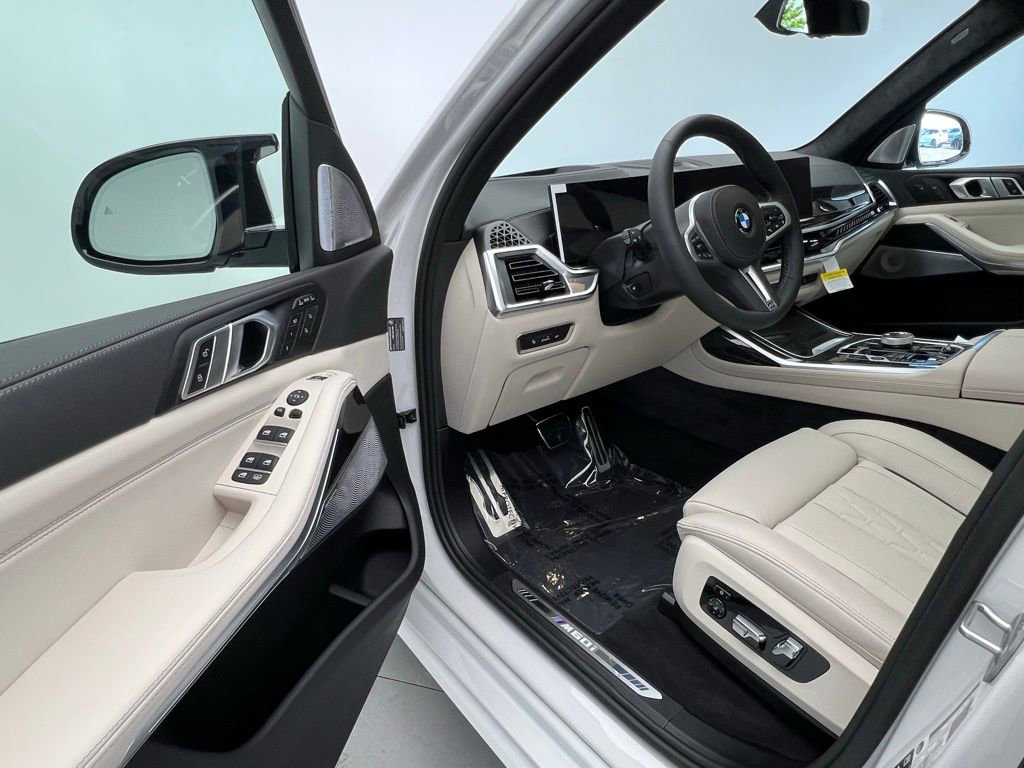 New 2026 BMW X7 M60i image 23