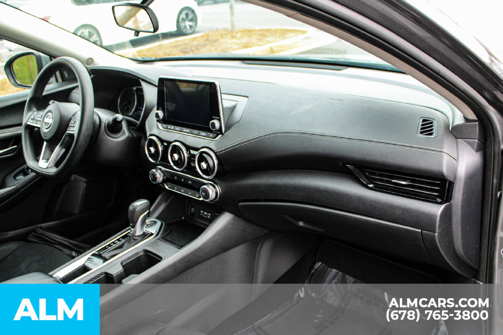 Used 2024 Nissan Sentra SV FWD image 18