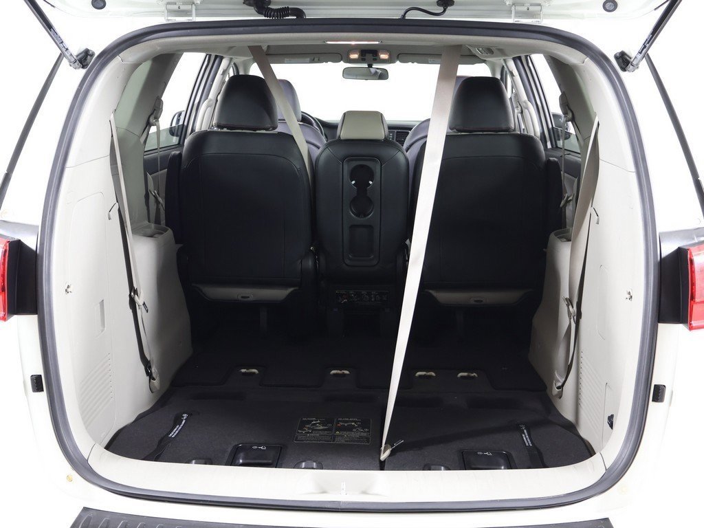 Used 2019 Kia Sedona EX image 18