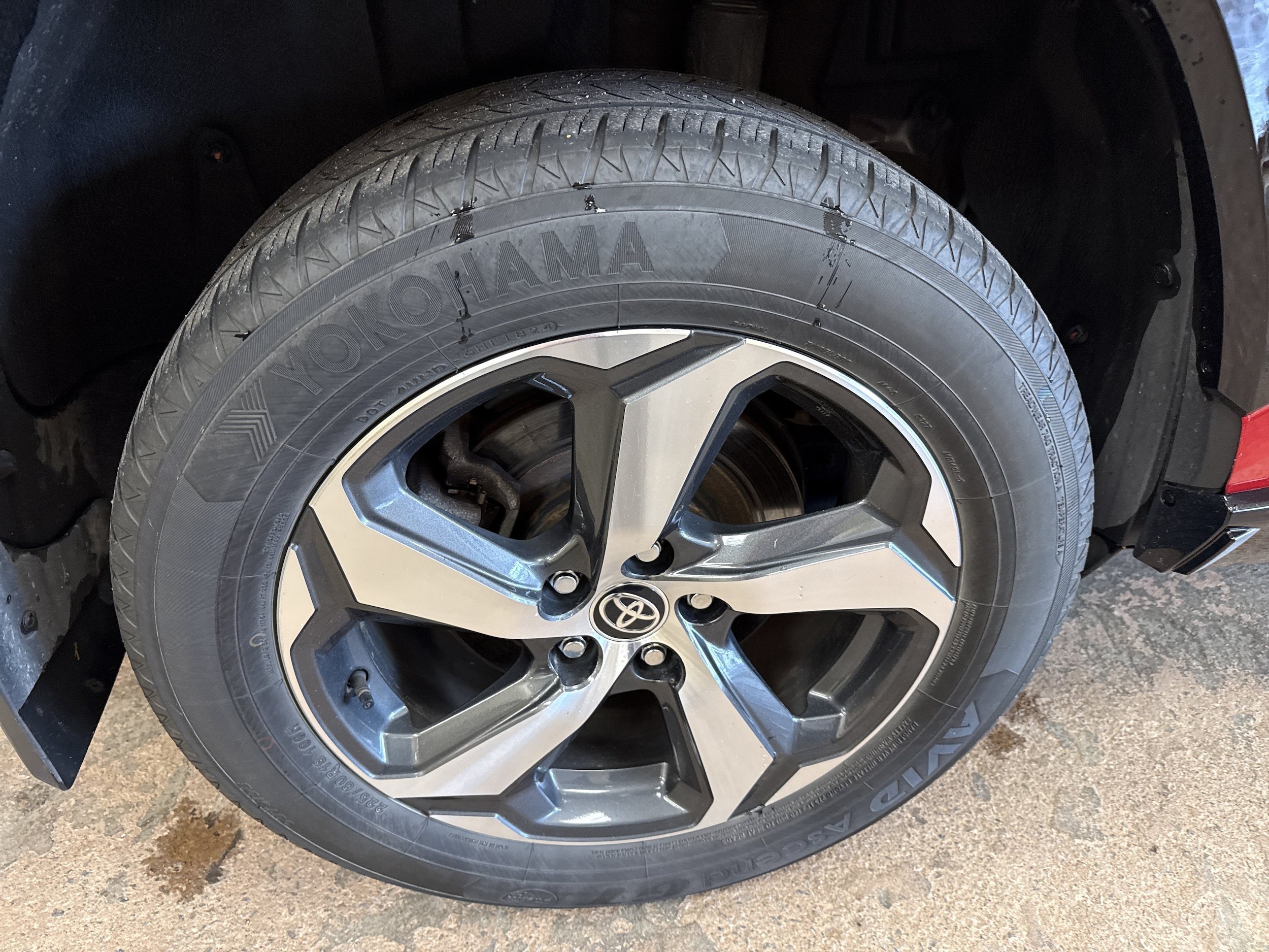 Used 2024 Toyota RAV4 SE w/ Weather & Moonroof Package AWD/4WD image 11