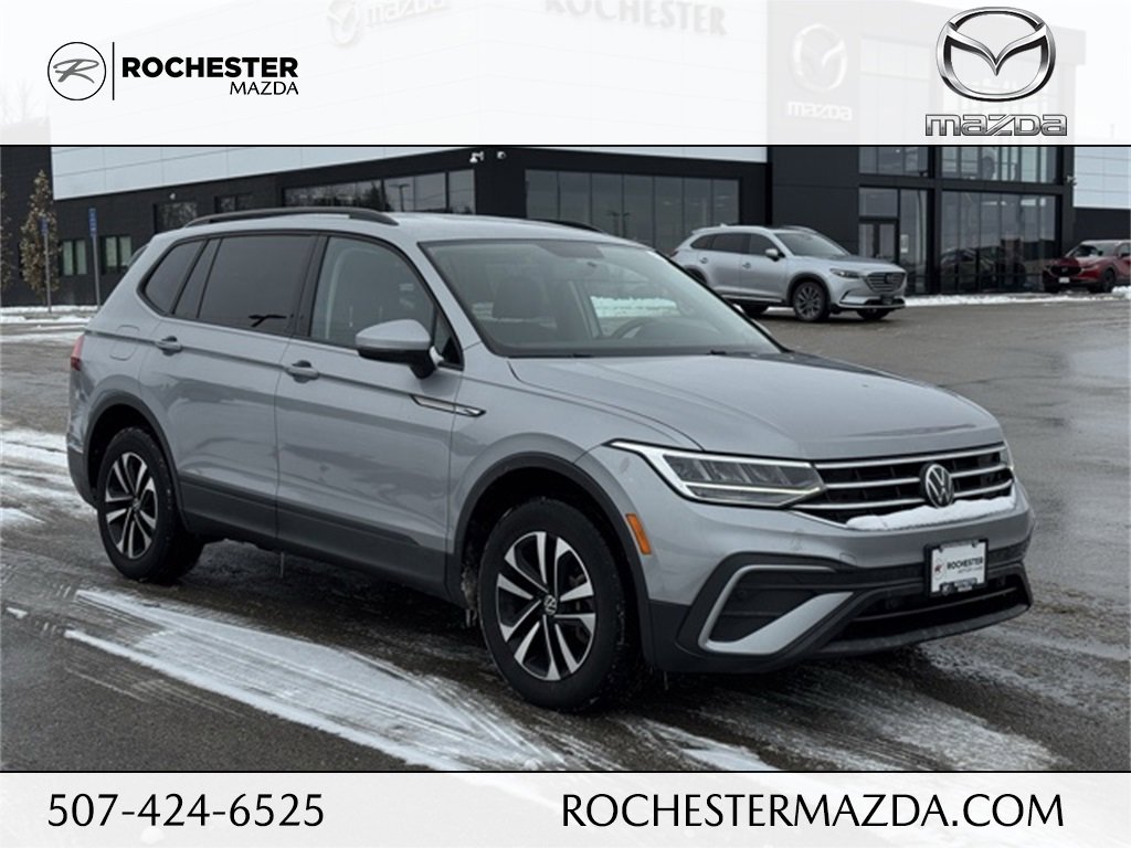 Used 2022 Volkswagen Tiguan S image 1