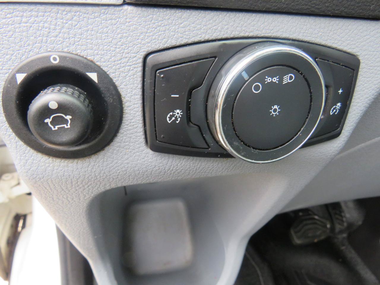 Used 2015 Ford Transit 250 130 Low Roof w/ Exterior Upgrade Package RWD image 12