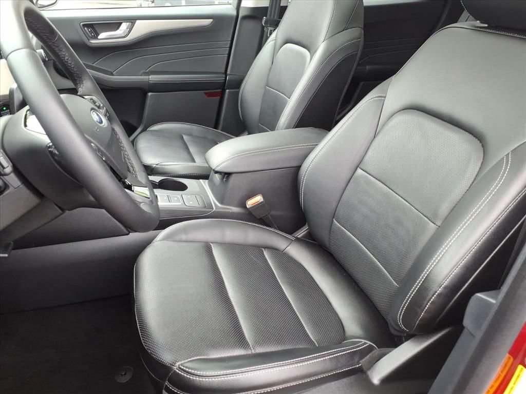 Certified 2022 Ford Escape SEL w/ Technology Package AWD/4WD image 14