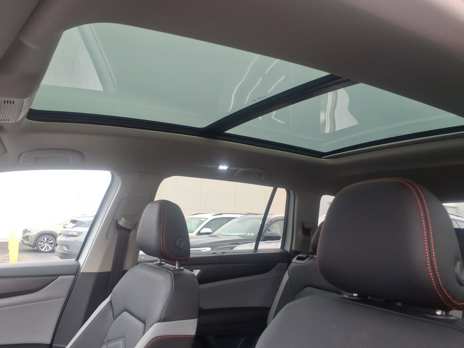 New 2026 Volkswagen Atlas Peak Edition image 13