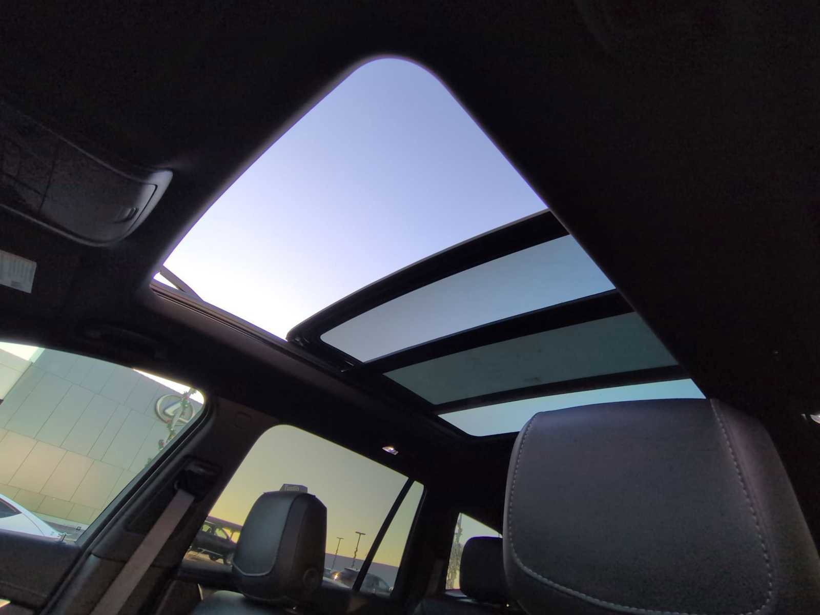 Used 2025 Cadillac XT6 Luxury image 23