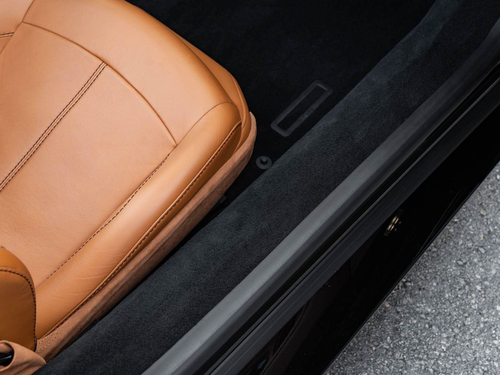 Used 2021 Aston Martin V8 Vantage Roadster RWD image 44