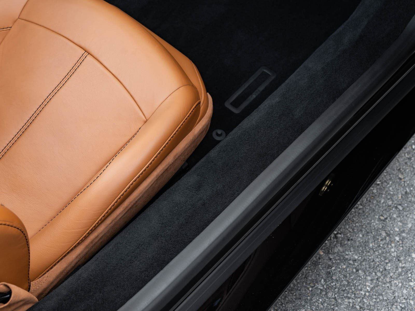 Used 2021 Aston Martin V8 Vantage Roadster image 44