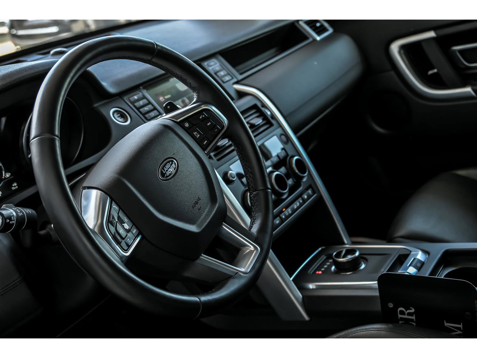Used 2019 Land Rover Discovery Sport SE AWD/4WD image 14