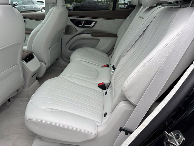 Used 2023 Mercedes-Benz EQS 580 4MATIC SUV image 13