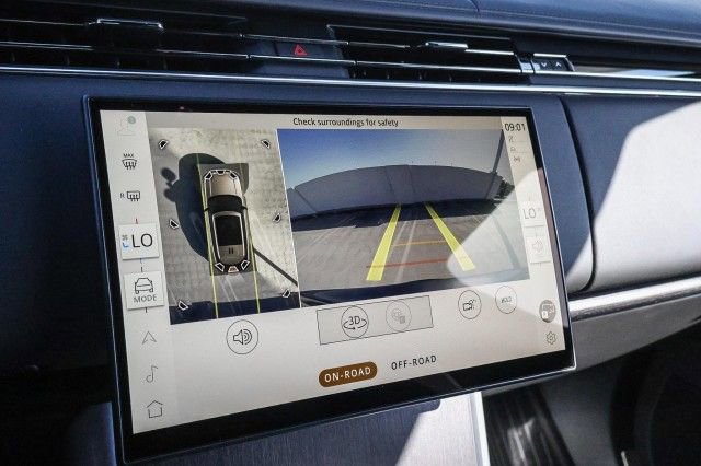 New 2025 Land Rover Range Rover SE image 19
