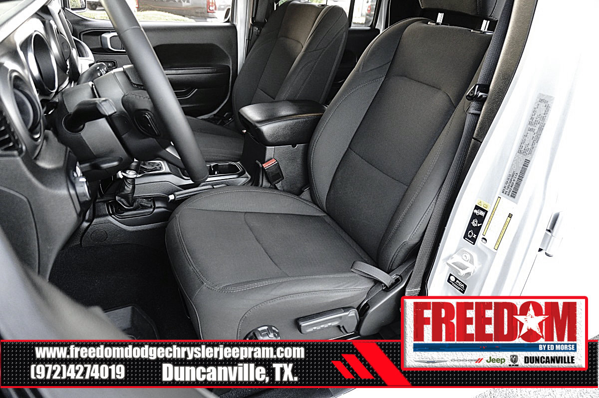Used 2023 Jeep Gladiator Sport AWD/4WD image 12
