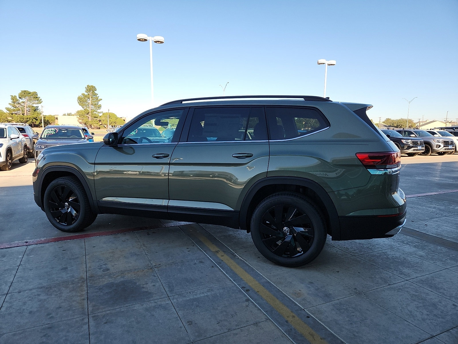 New 2026 Volkswagen Atlas SE image 4