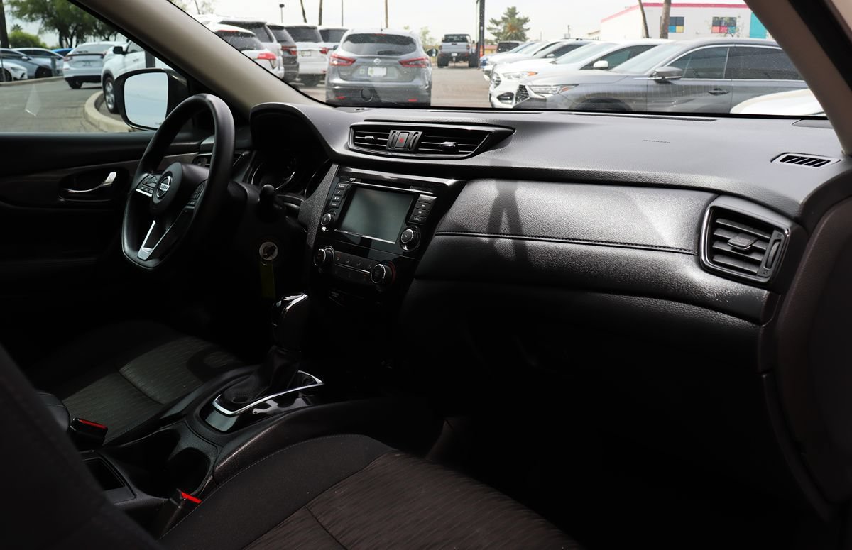 Used 2018 Nissan Rogue S FWD image 35