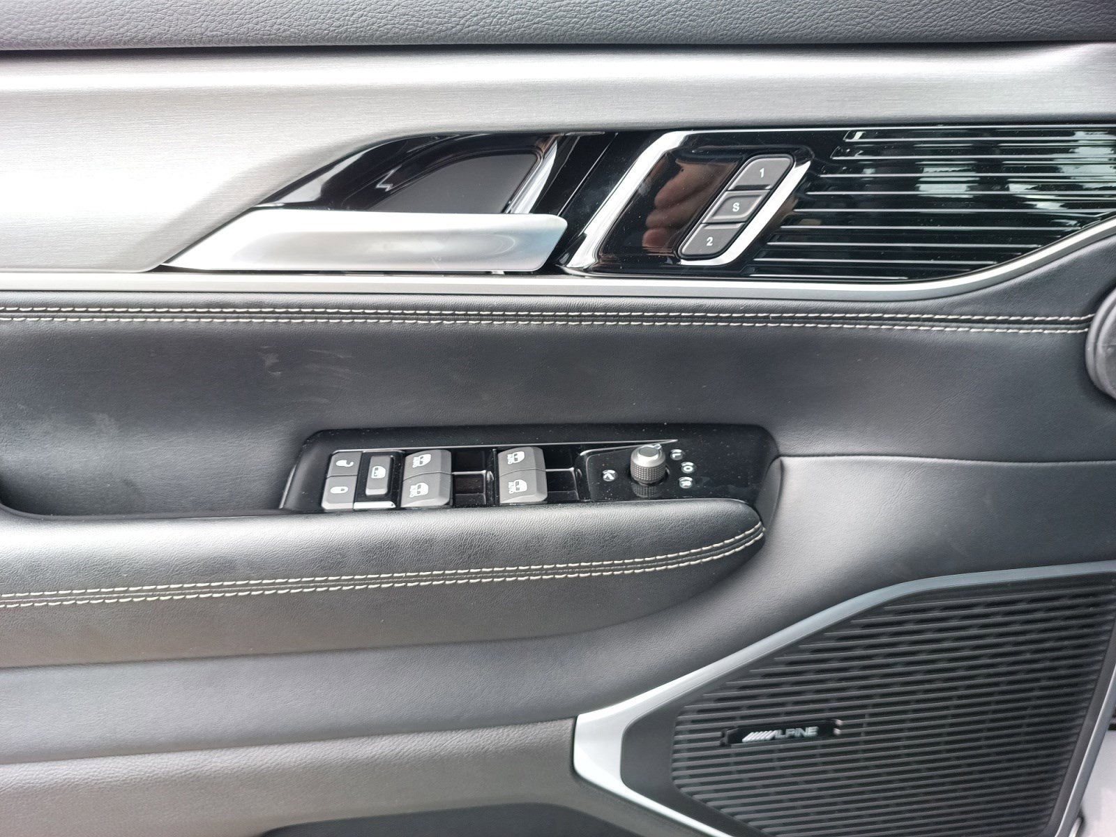 New 2025 Jeep Wagoneer 4WD w/ Convenience Group I image 24