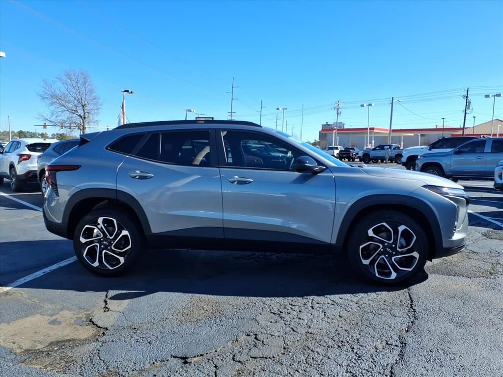 New 2026 Chevrolet Trax RS w/ Driver Confidence Package image 2