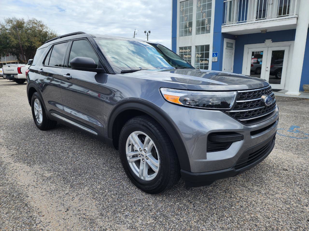 Used 2022 Ford Explorer XLT RWD image 7