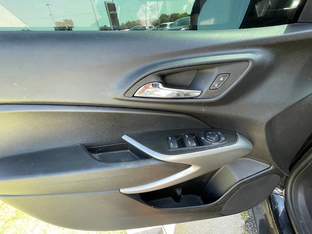 Used 2024 Chevrolet Trax LS FWD image 12