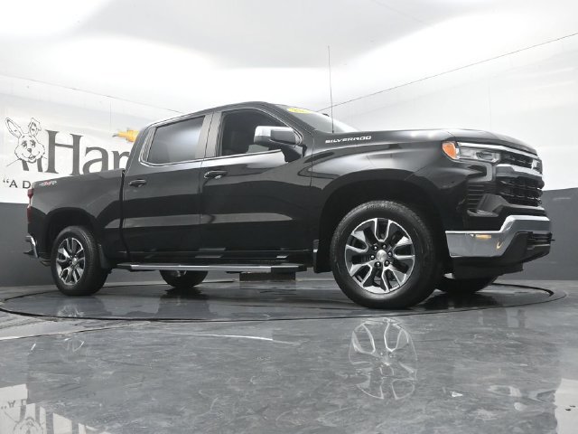 Used 2023 Chevrolet Silverado 1500 LT AWD/4WD image 2