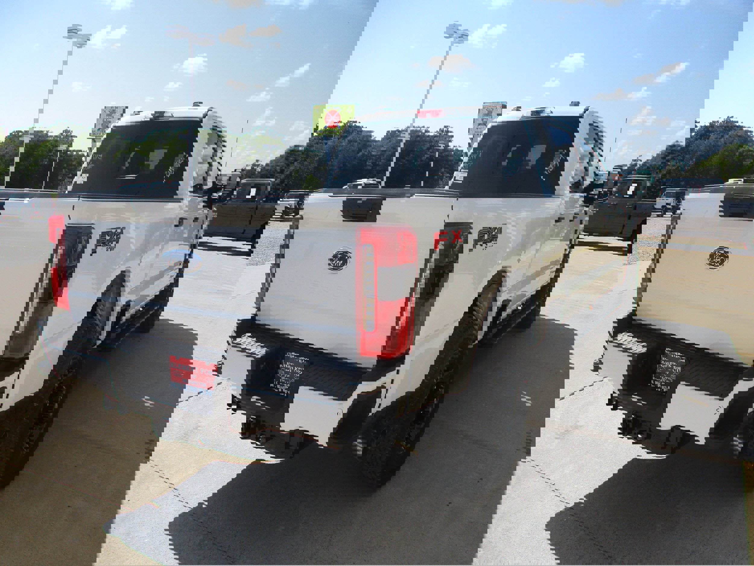 New 2026 Ford F250 4x4 Crew Cab Super Duty image 3