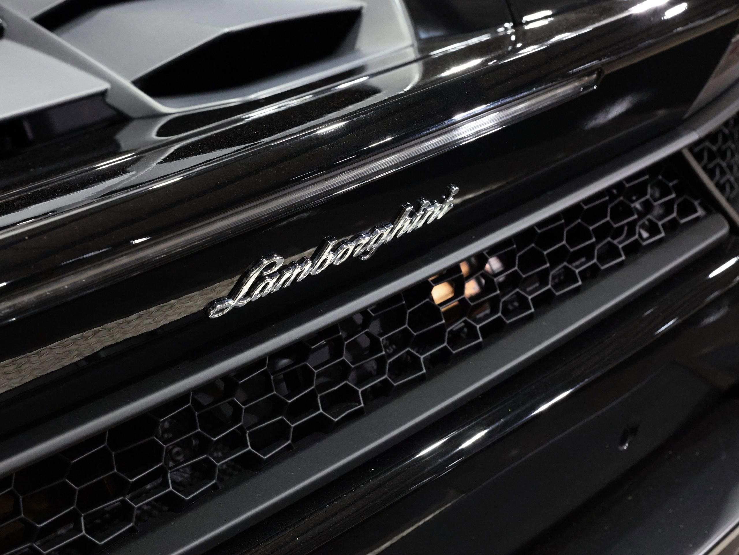 Used 2018 Lamborghini Huracan LP 580-2 RWD image 51
