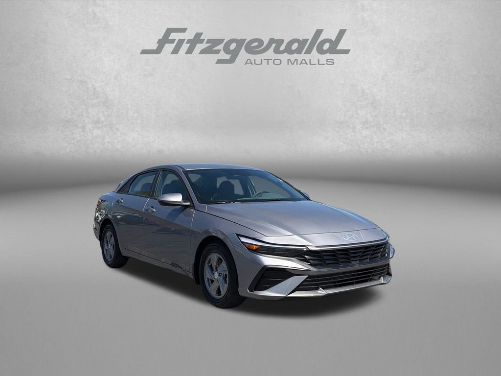 Certified 2026 Hyundai Elantra SE FWD image 1