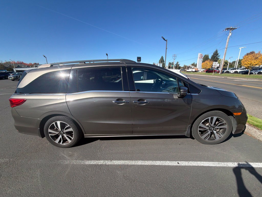 Used 2018 Honda Odyssey Elite image 2