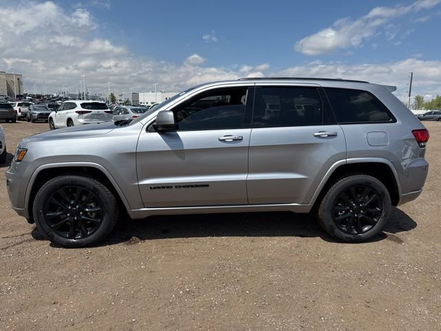 Used 2021 Jeep Grand Cherokee Laredo X AWD/4WD image 2