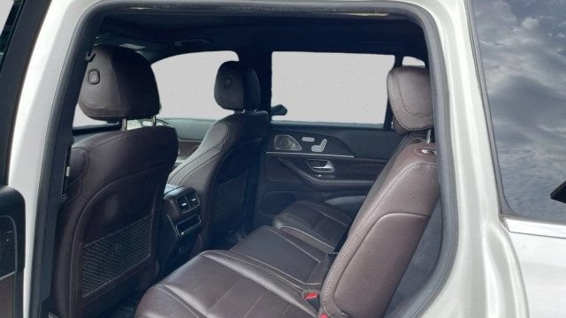 Used 2022 Mercedes-Benz GLS 450 4MATIC image 15