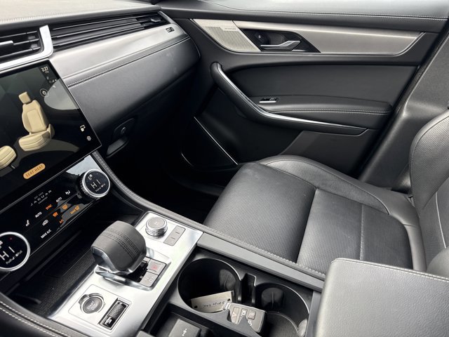 Used 2024 Jaguar F-PACE R-Dynamic S image 23