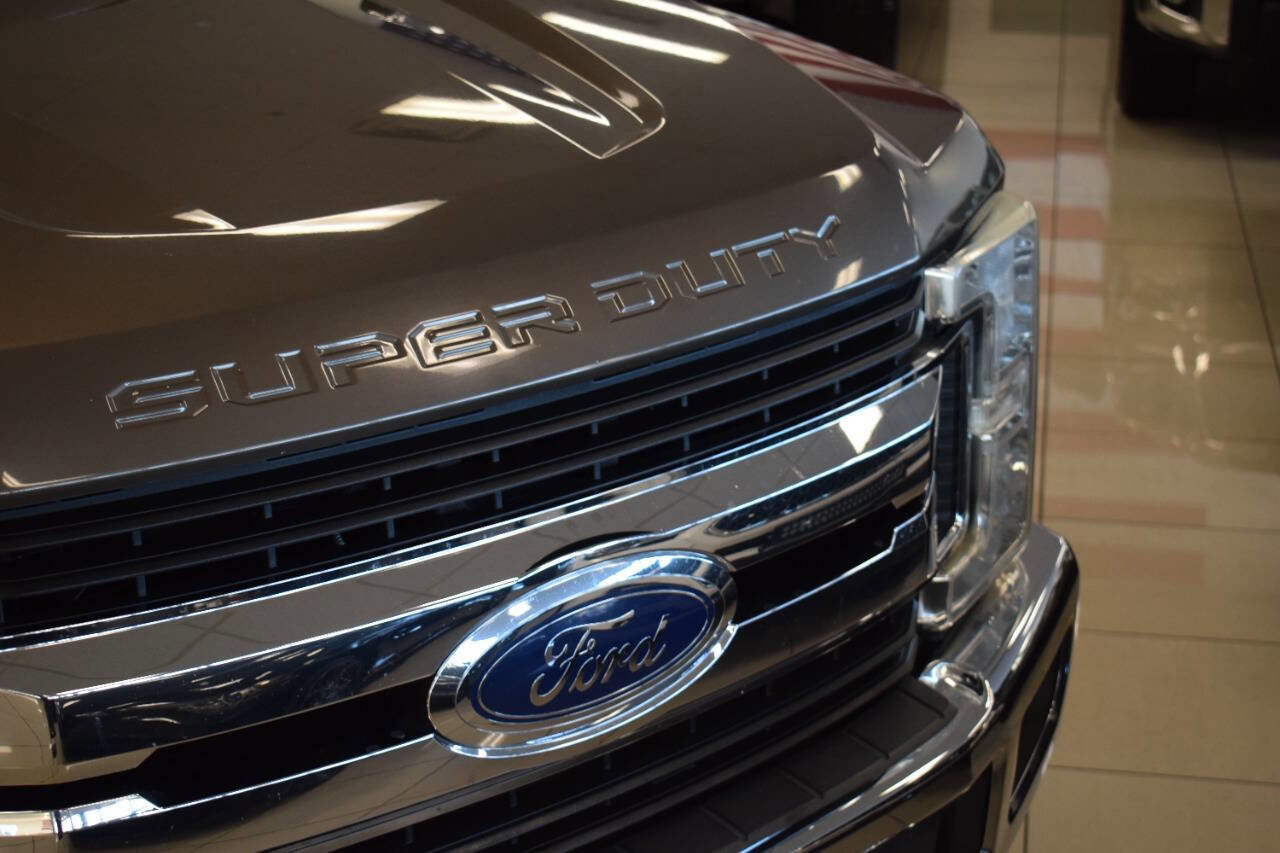 Used 2017 Ford F350 XLT w/ XLT Premium Package image 6