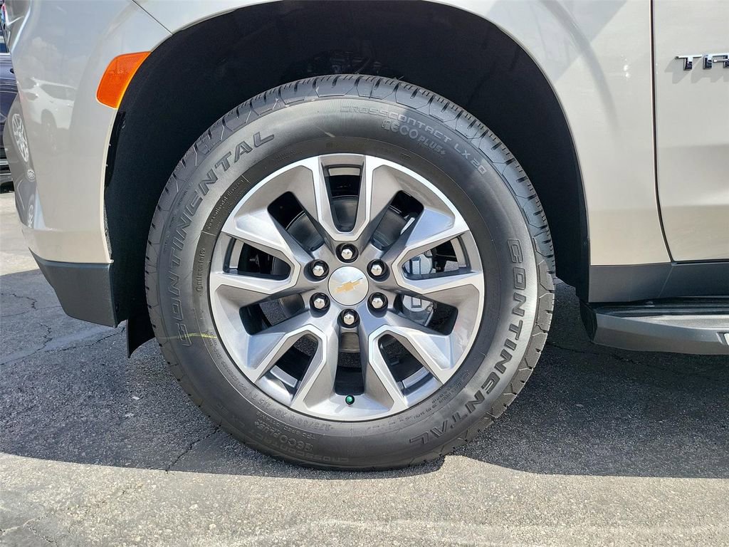 Used 2024 Chevrolet Tahoe LT w/ Luxury Package RWD image 24